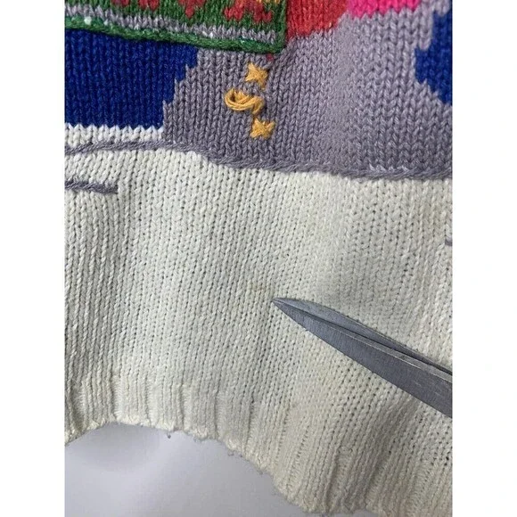 Vintage 90s Christmas Sweater Santa Clause Embroidered Northern Isles Size L - Picture 8 of 12